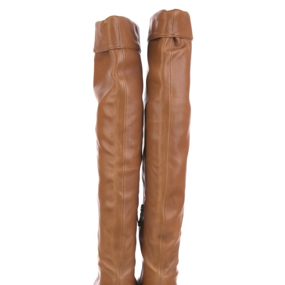 Prada designer boots flat with rubber sole - Picture 7 of 9